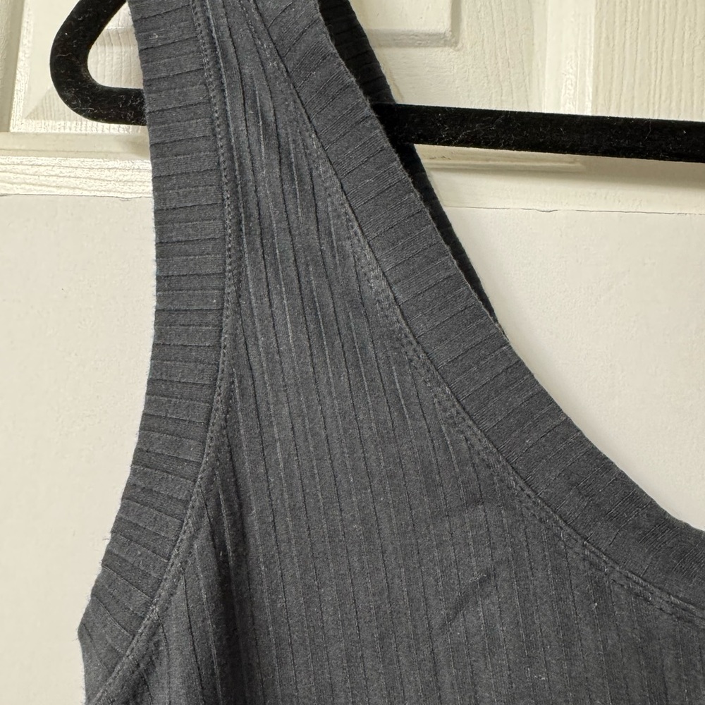 Free People Movement crop top, tank, Black, scoop, neck, front and back NWOT - Picture 2 of 4